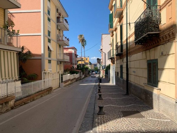 appartamento in vendita a Portici in zona Bellavista