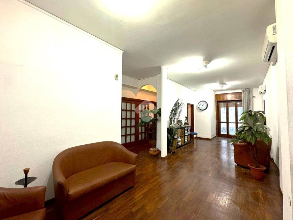 appartamento in vendita a Portici in zona Bellavista