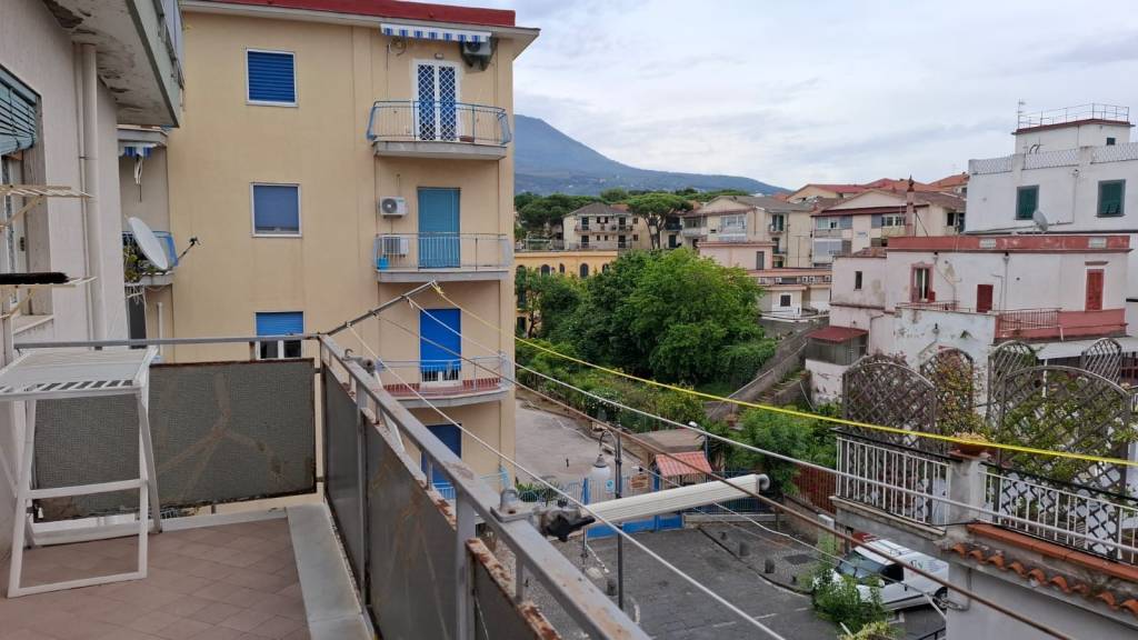 appartamento in vendita a Portici in zona Bellavista