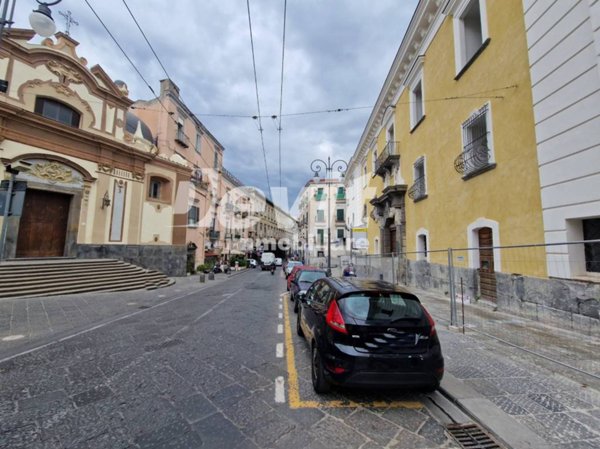 negozio in vendita a Portici