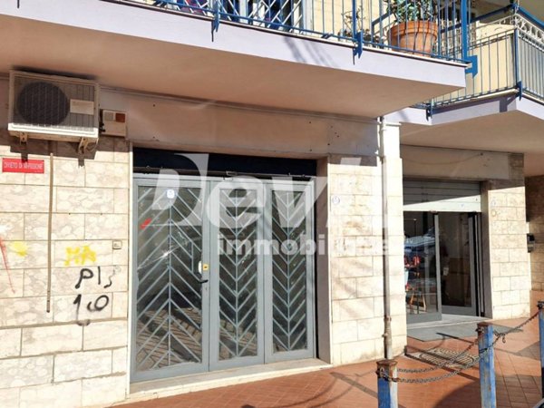 negozio in vendita a Portici