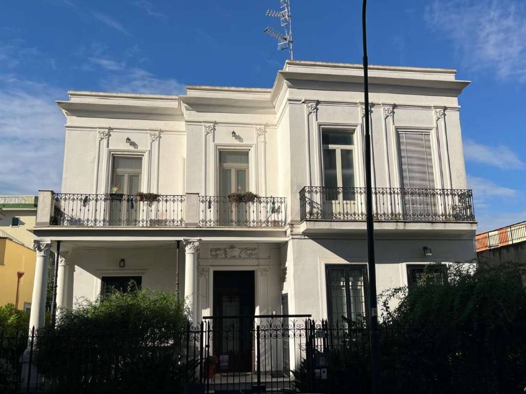 casa indipendente in vendita a Portici