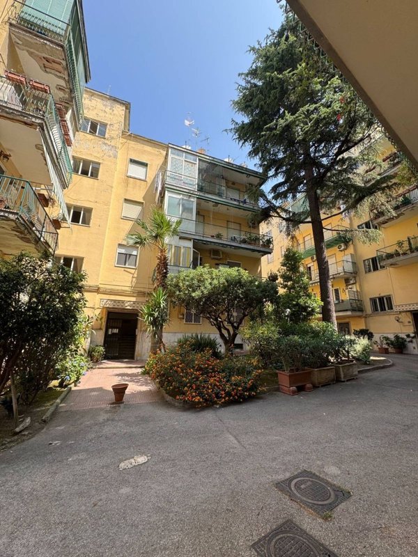 appartamento in vendita a Portici in zona Bellavista