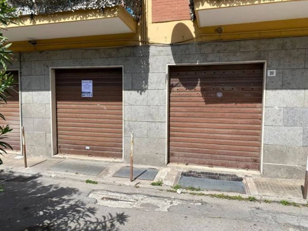 negozio in vendita a Portici in zona Bellavista