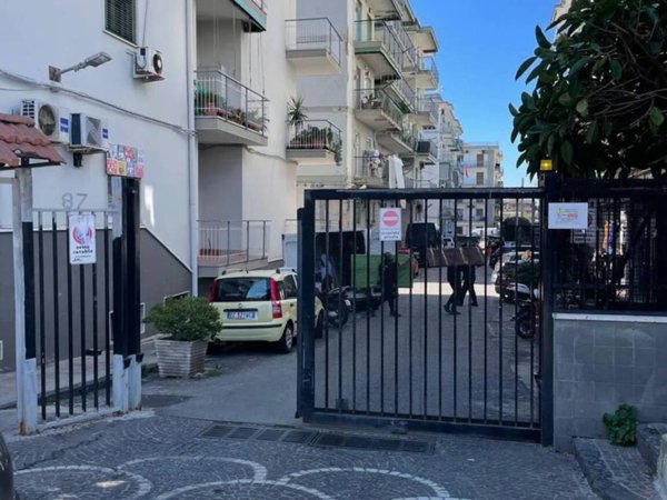 negozio in vendita a Portici