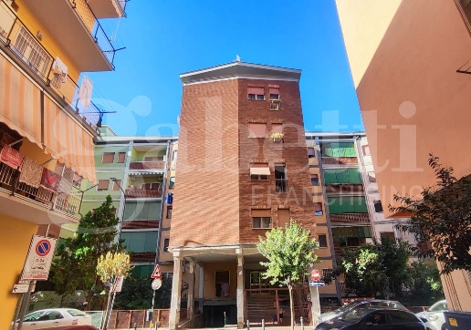 appartamento in vendita a Portici in zona Libertà