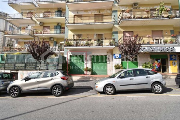 locale commerciale in vendita a Portici