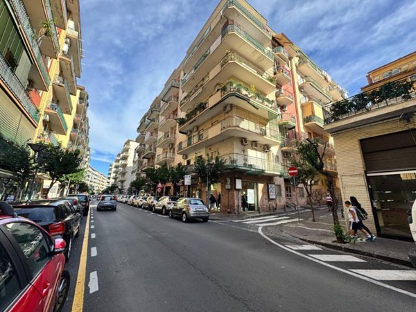 negozio in vendita a Portici