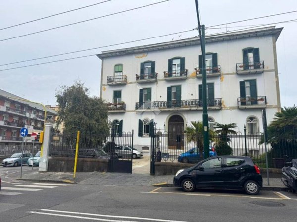 appartamento in vendita a Portici in zona Bellavista