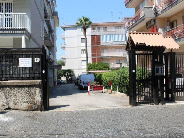 appartamento in vendita a Portici in zona Bellavista