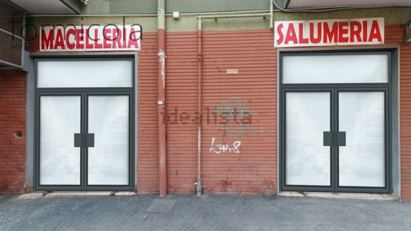 locale commerciale in vendita a Portici