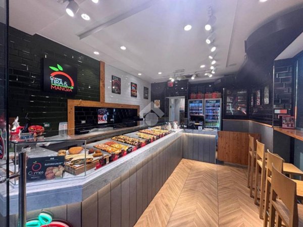 negozio in vendita a Portici