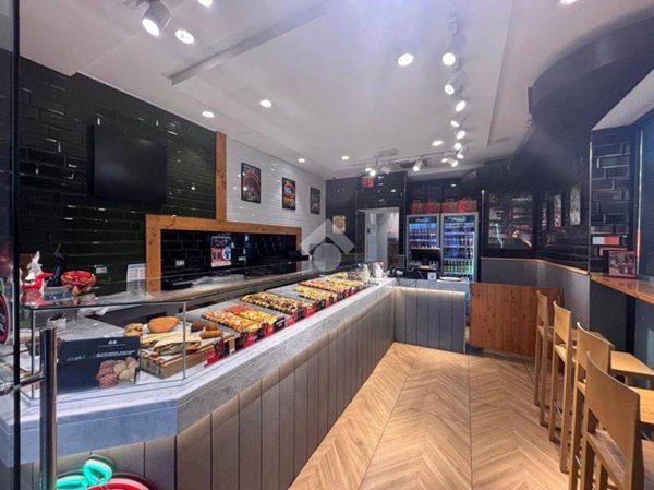 negozio in vendita a Portici