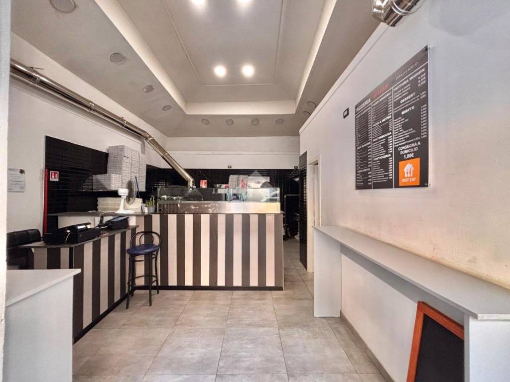 negozio in vendita a Portici