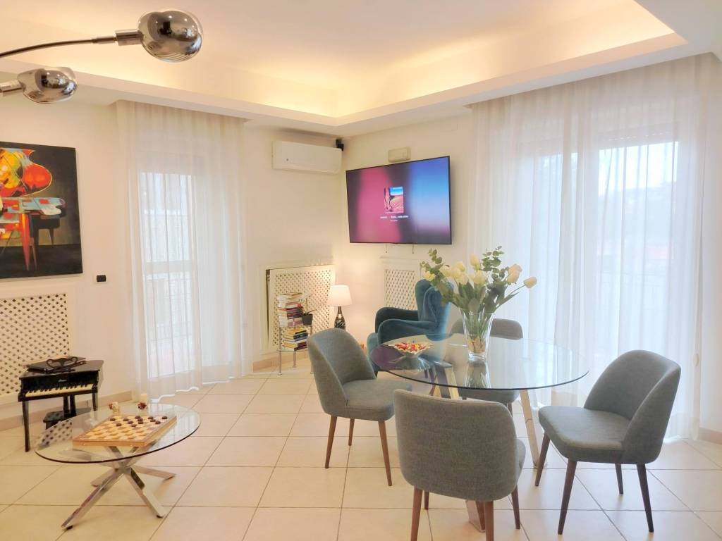 appartamento in vendita a Portici in zona Bellavista