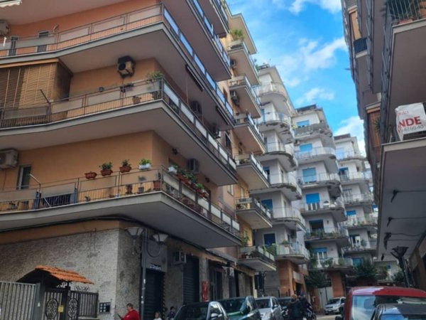 negozio in vendita a Portici