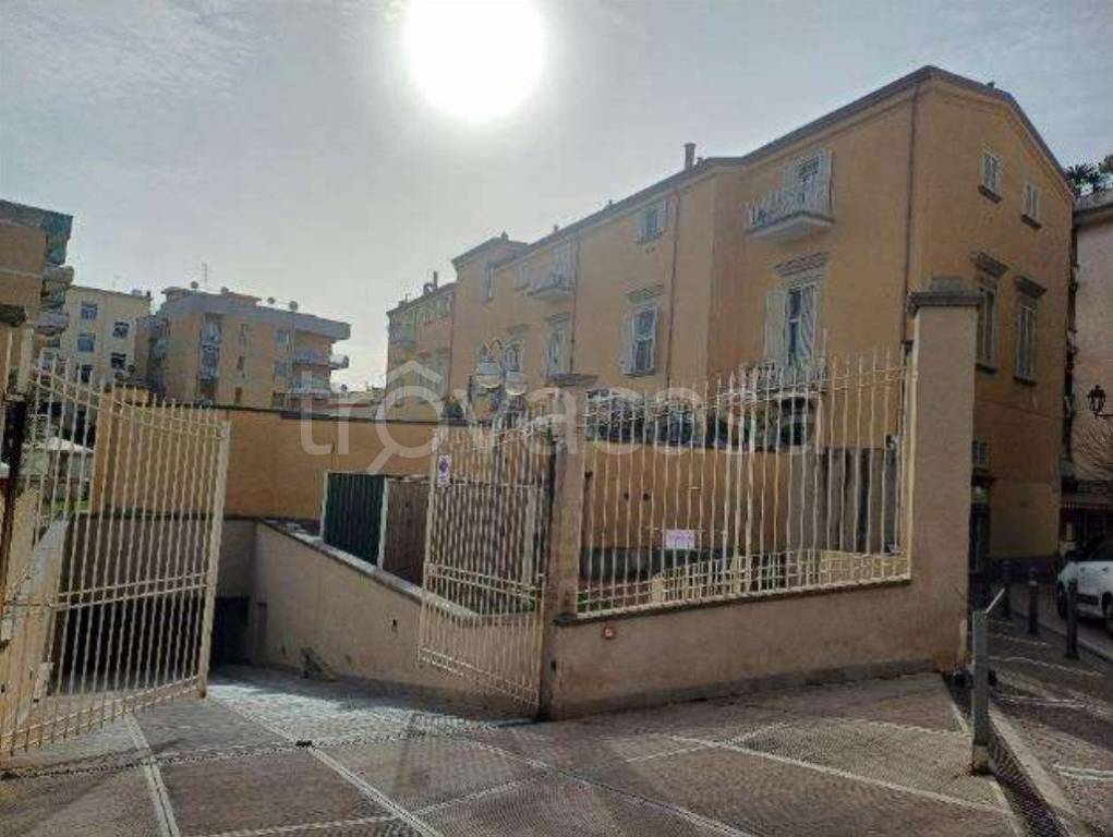 negozio in vendita a Portici