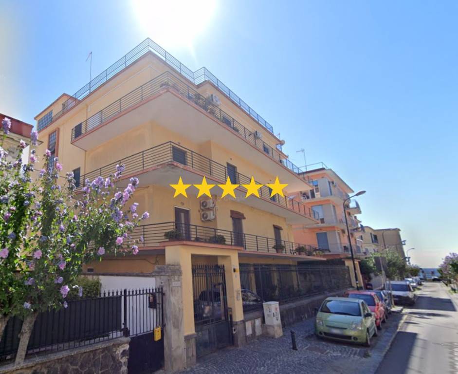 casa indipendente in vendita a Portici