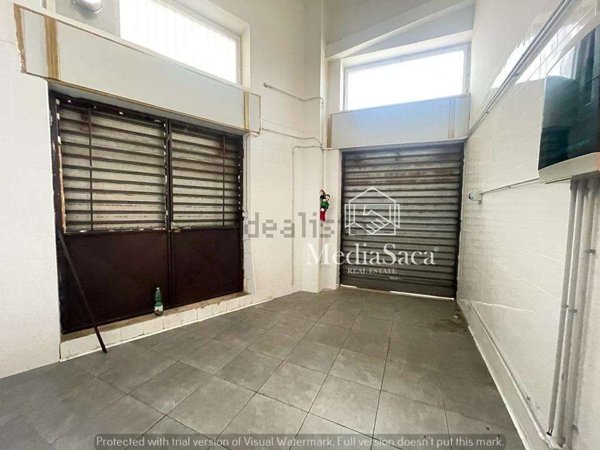 locale commerciale in vendita a Portici