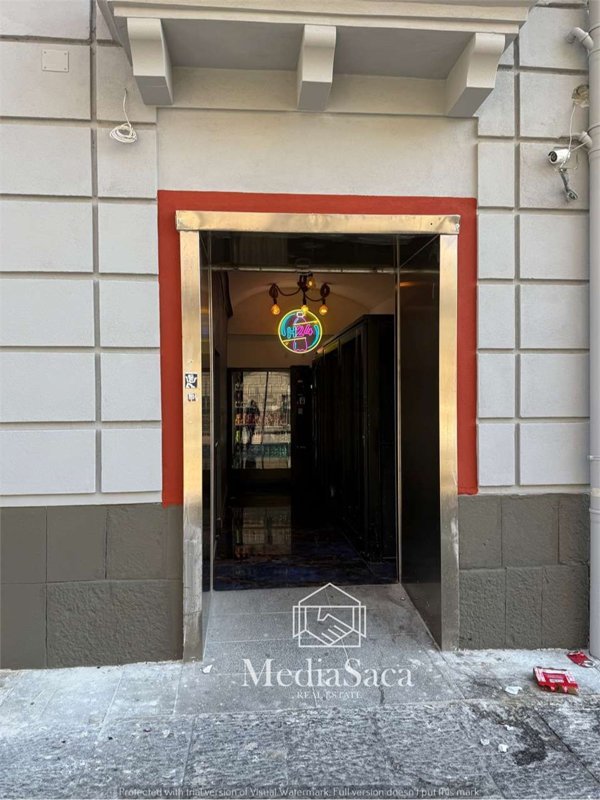 locale commerciale in vendita a Portici