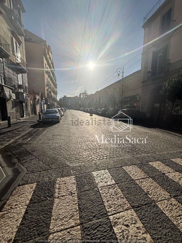 locale commerciale in vendita a Portici