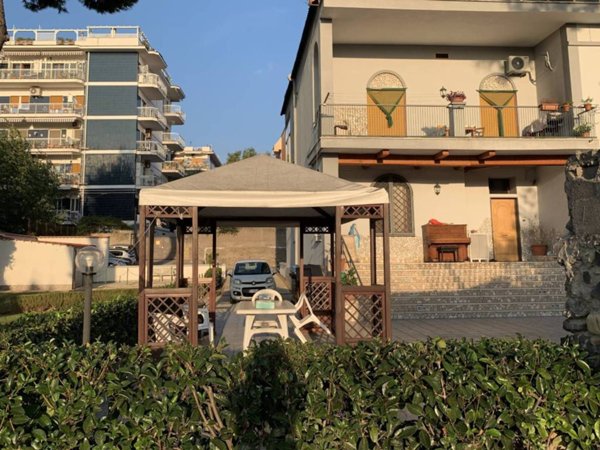 appartamento in vendita a Portici in zona Bellavista