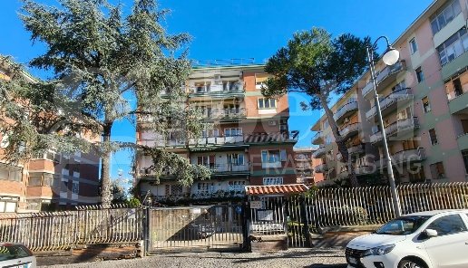 appartamento in vendita a Portici in zona Bellavista