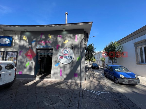 negozio in vendita a Portici