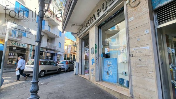 negozio in vendita a Portici