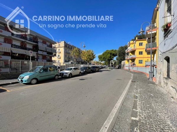 negozio in vendita a Portici