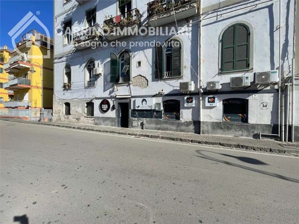 locale commerciale in vendita a Portici