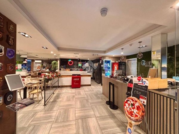 negozio in vendita a Portici