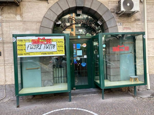 negozio in vendita a Portici