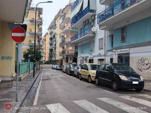 negozio in vendita a Portici in zona Libertà