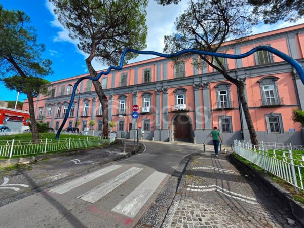 negozio in vendita a Portici