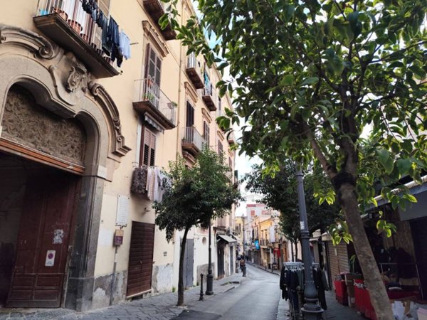 negozio in vendita a Portici