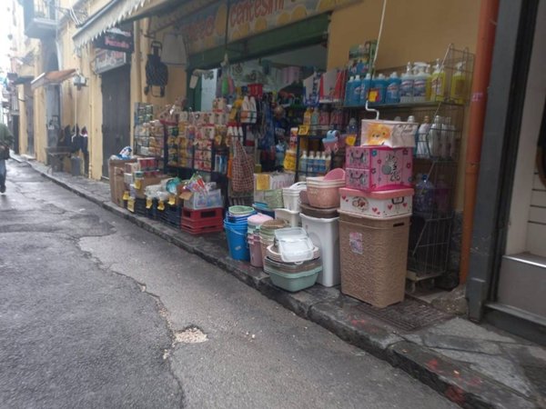 negozio in vendita a Portici