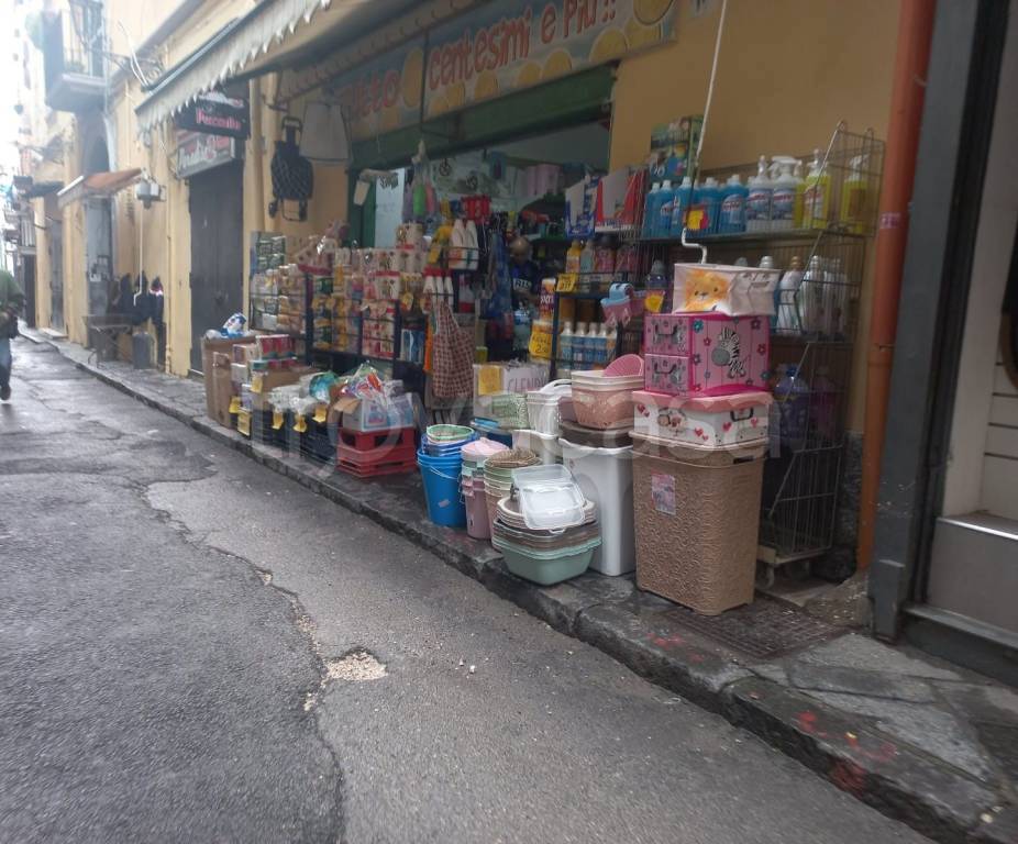 negozio in vendita a Portici