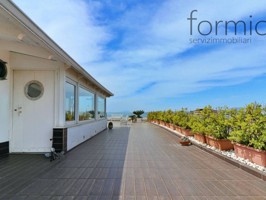 appartamento in vendita a Portici in zona Bellavista