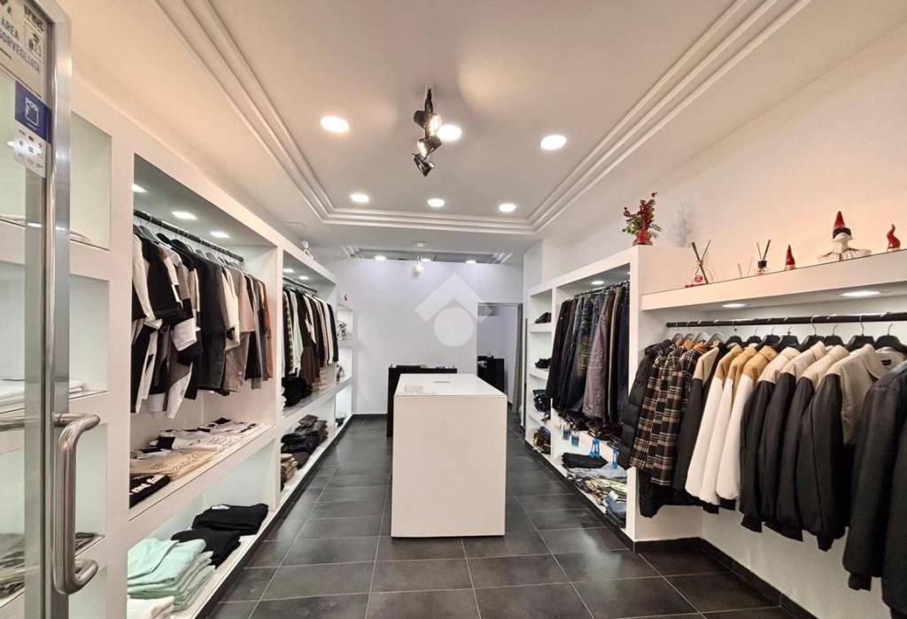 negozio in vendita a Portici