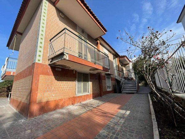 casa indipendente in vendita a Portici