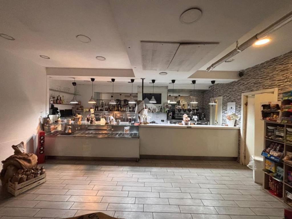 negozio in vendita a Portici in zona Libertà