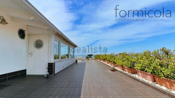 appartamento in vendita a Portici in zona Bellavista