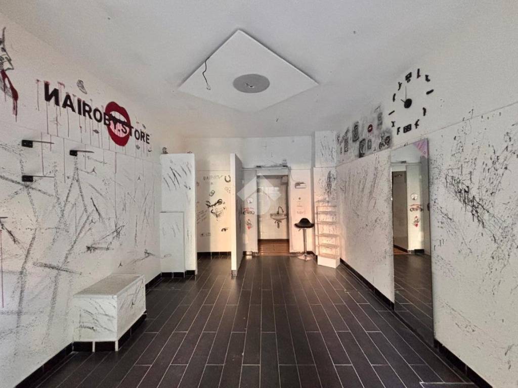 negozio in vendita a Portici