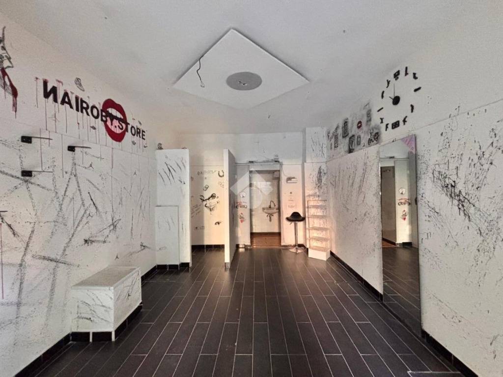 negozio in vendita a Portici