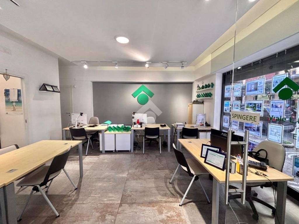 negozio in vendita a Portici