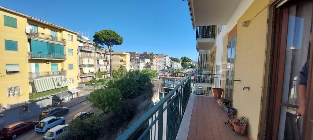 appartamento in vendita a Portici in zona Bellavista