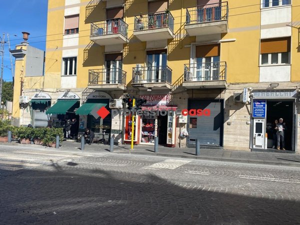 negozio in vendita a Portici