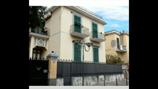 casa indipendente in vendita a Portici