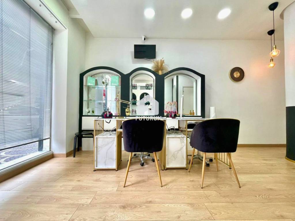 negozio in vendita a Portici in zona Libertà